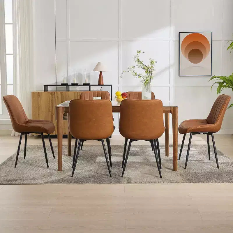 Chaise moderne confortable de style médiéval