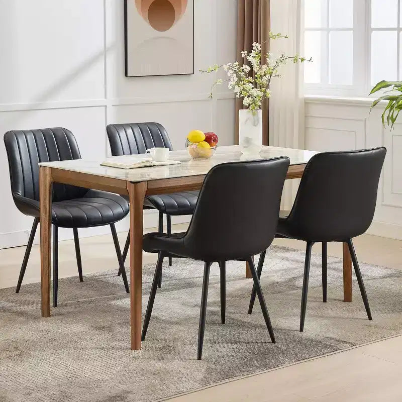 Chaise moderne confortable de style médiéval