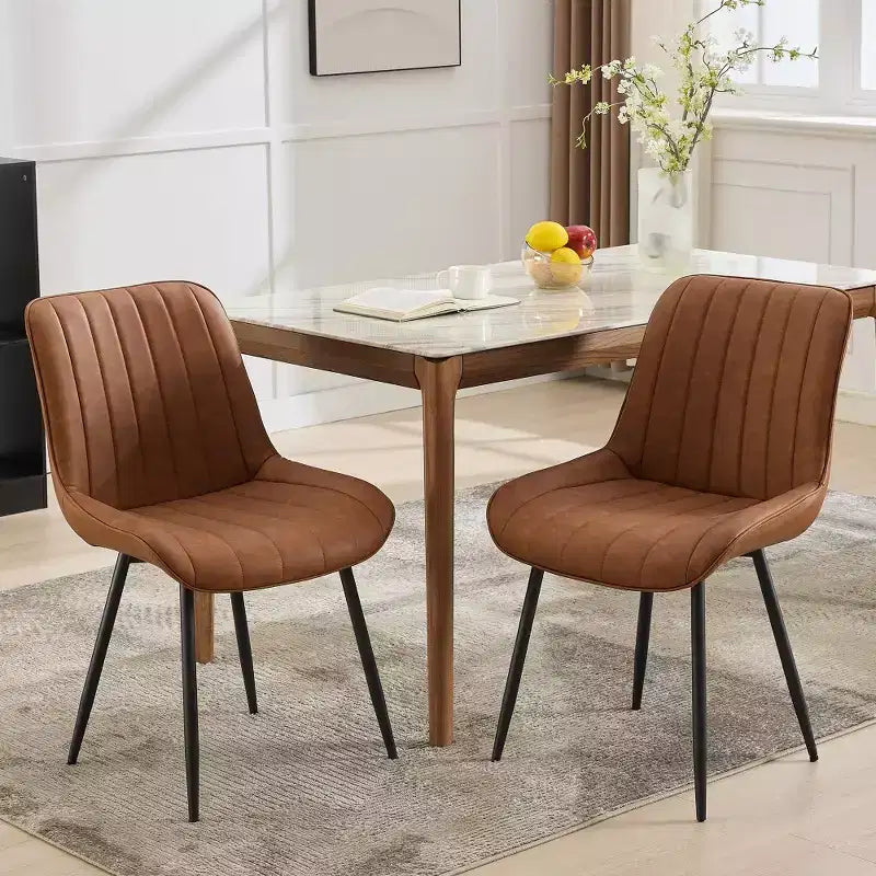 Chaise moderne confortable de style médiéval