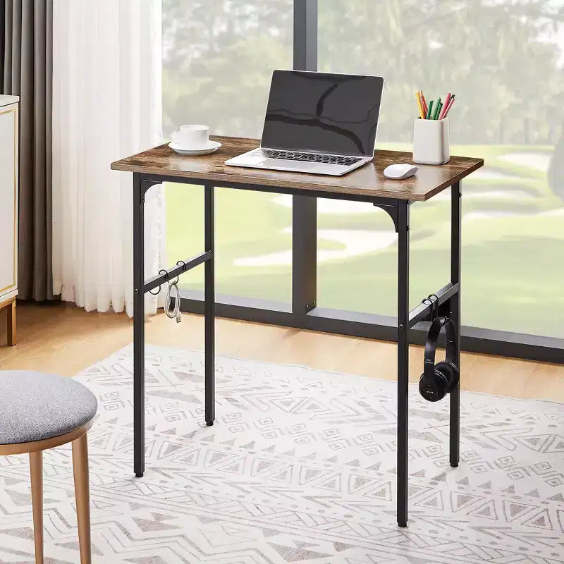 Petit bureau d'ordinateur de 32/43 po, bureau d'écriture avec crochets, bureau de travail avec pieds réglables pour petit espace, marron