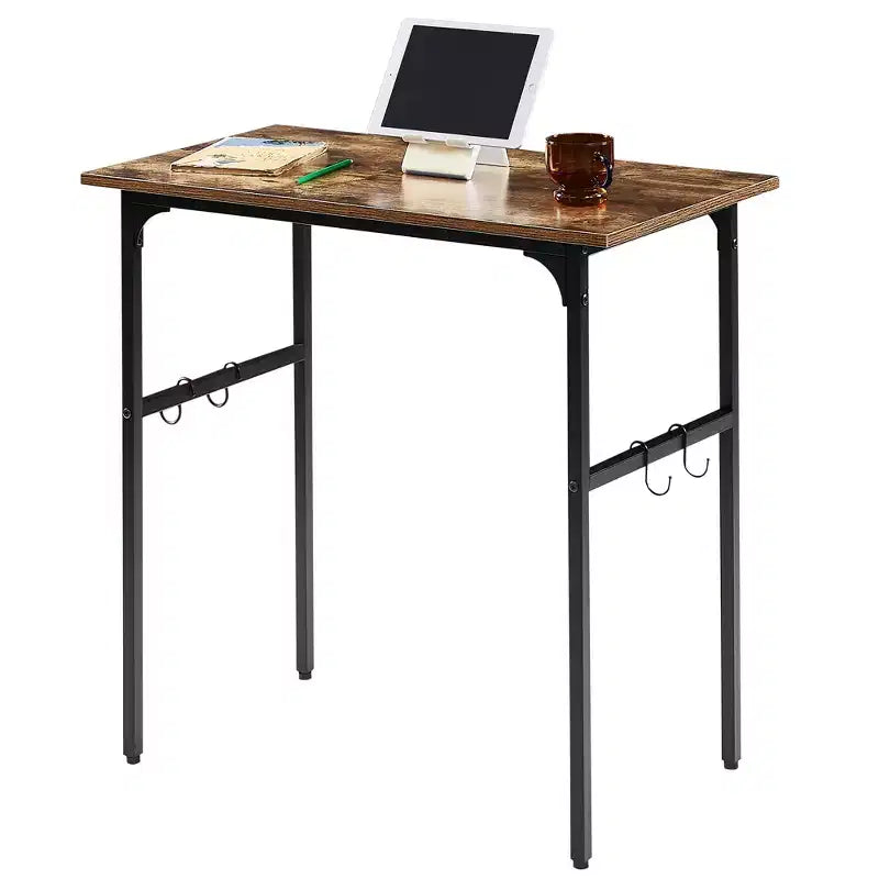 Petit bureau d'ordinateur de 32/43 po, bureau d'écriture avec crochets, bureau de travail avec pieds réglables pour petit espace, marron