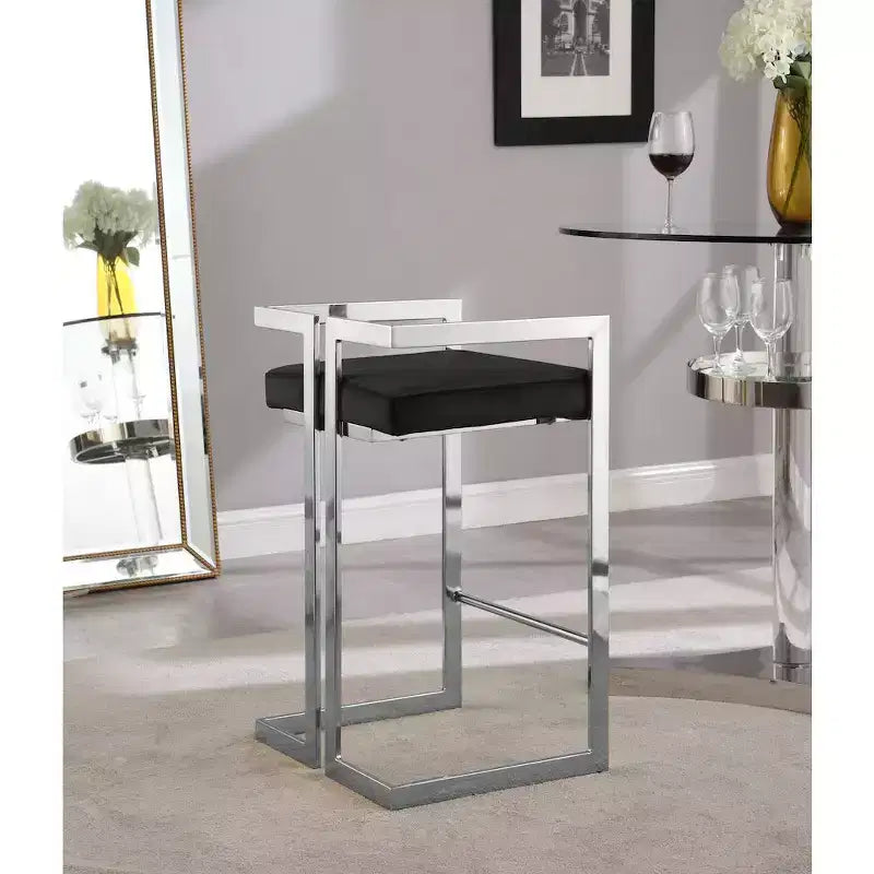 Tabouret en velours noir