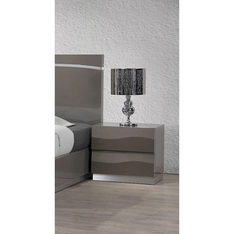 Somette 4-piece Devlin Grey Glossy King-size Bedroom Set
